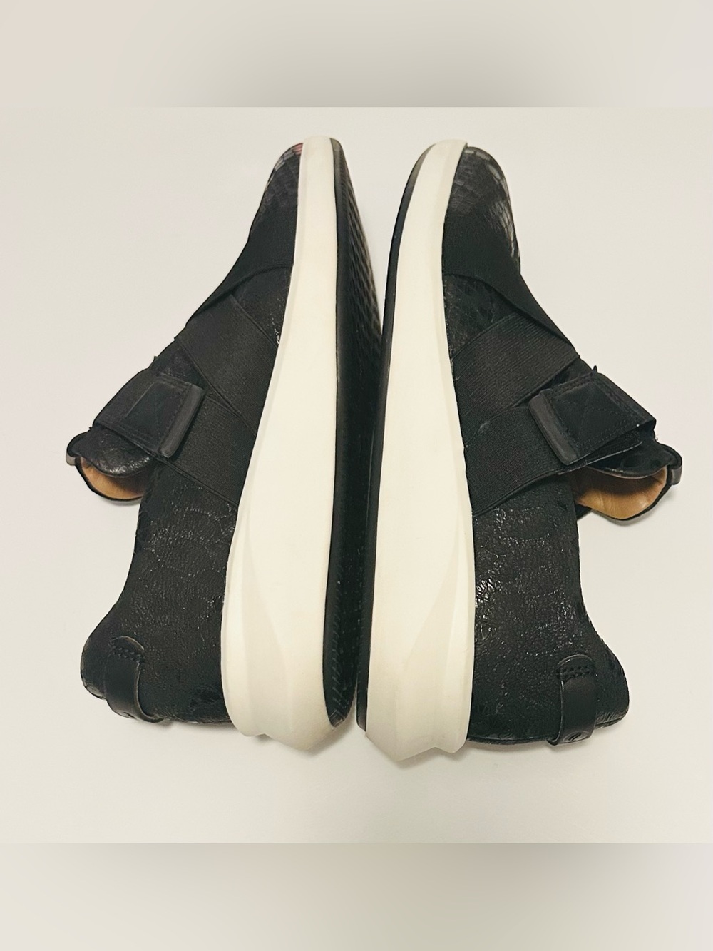 NWOT Clarks Unstructured Black Leather Hook & Loop Comfort Sneakers - Picture 5 of 5